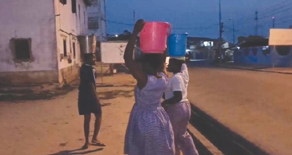 Residents are compelled to look for water even at night.
